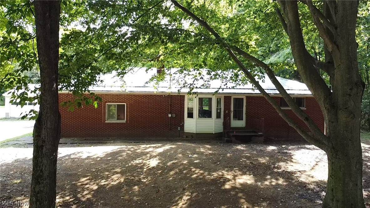 6464 Mahoning Avenue - Photo 1