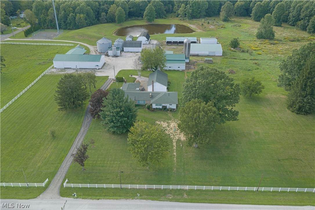1325 Braceville Robinson Road - Photo 1
