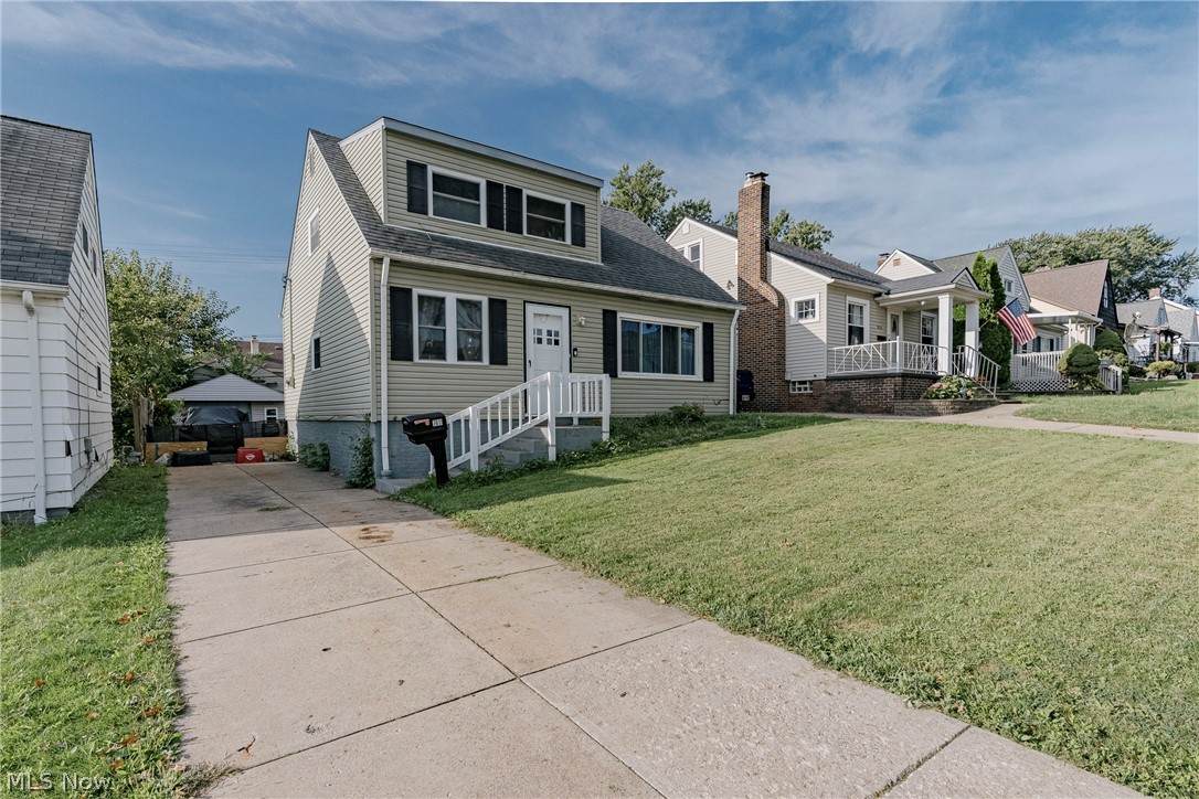 7611 Newport Avenue - Photo 1