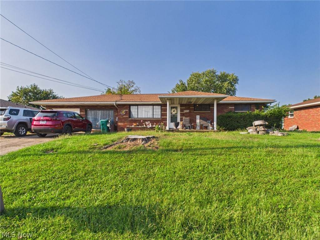 2537 16th Avenue - Photo 1