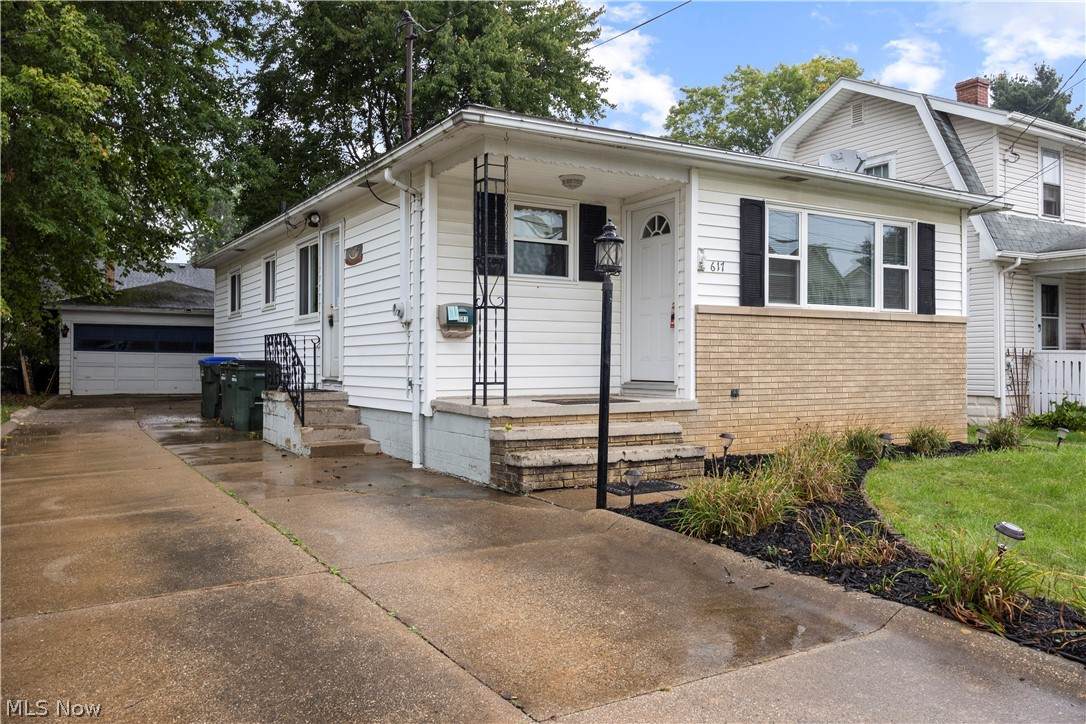 617 Marguerite Avenue - Photo 1