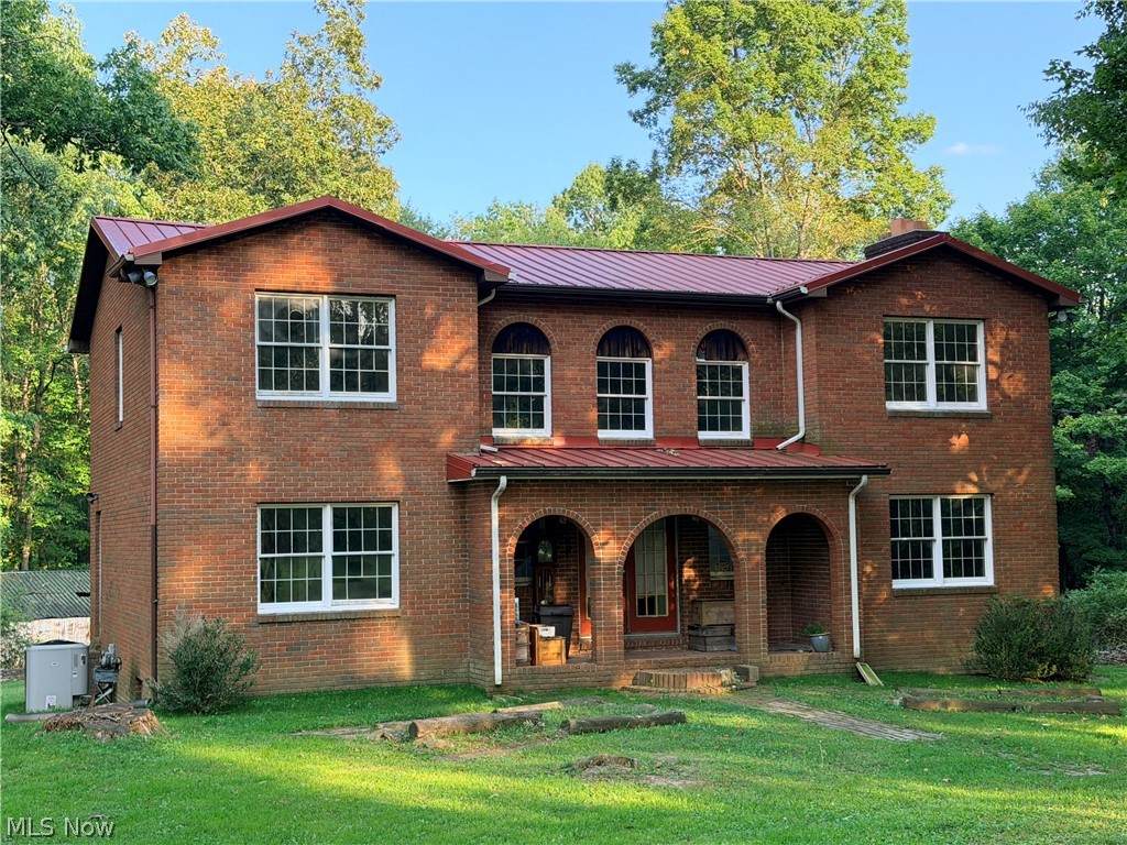 218 Meadowood Drive - Photo 1