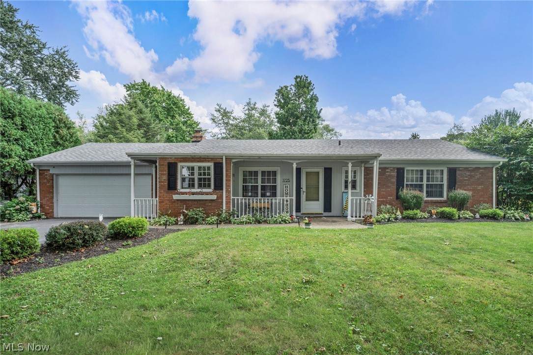 1725 Bathgate Avenue - Photo 1