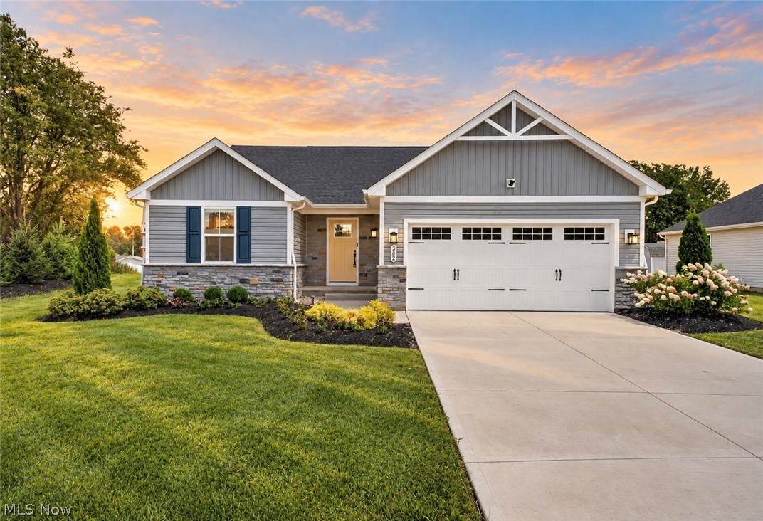 302 Ridgewater Drive - Photo 1