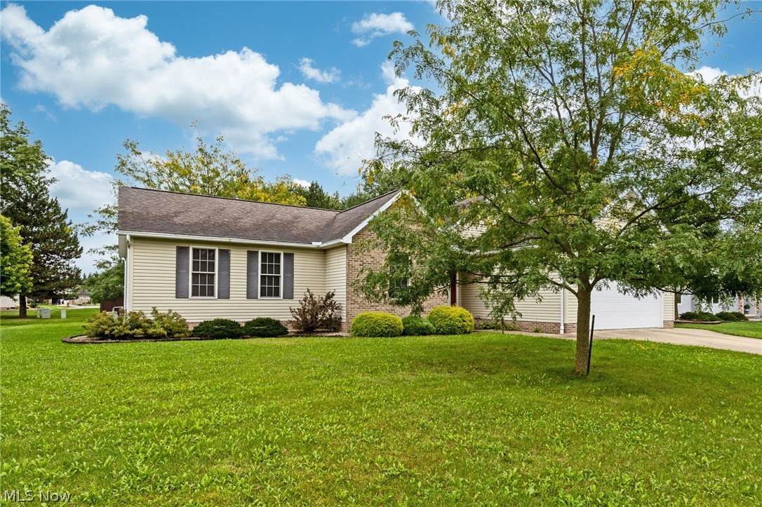 23 Lincoln Drive - Photo 1