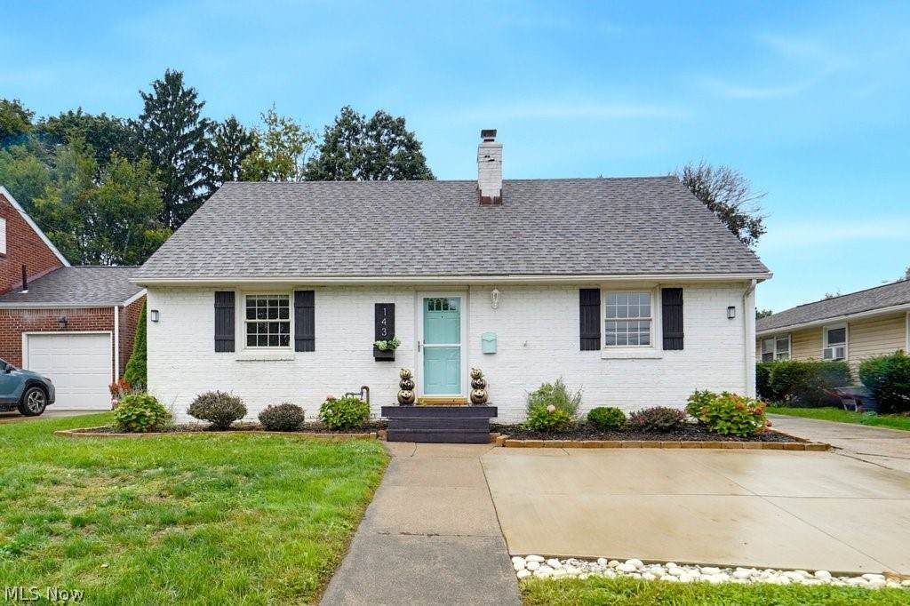 143 30th Street - Photo 1