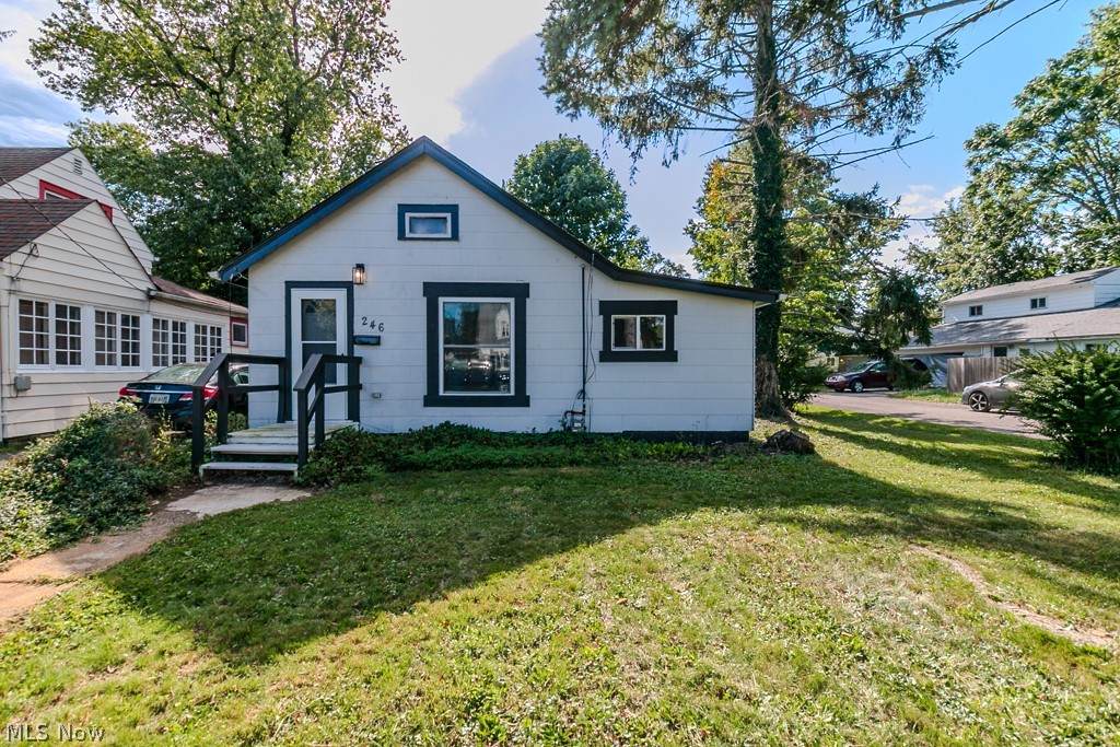 246 Courtland Boulevard - Photo 1