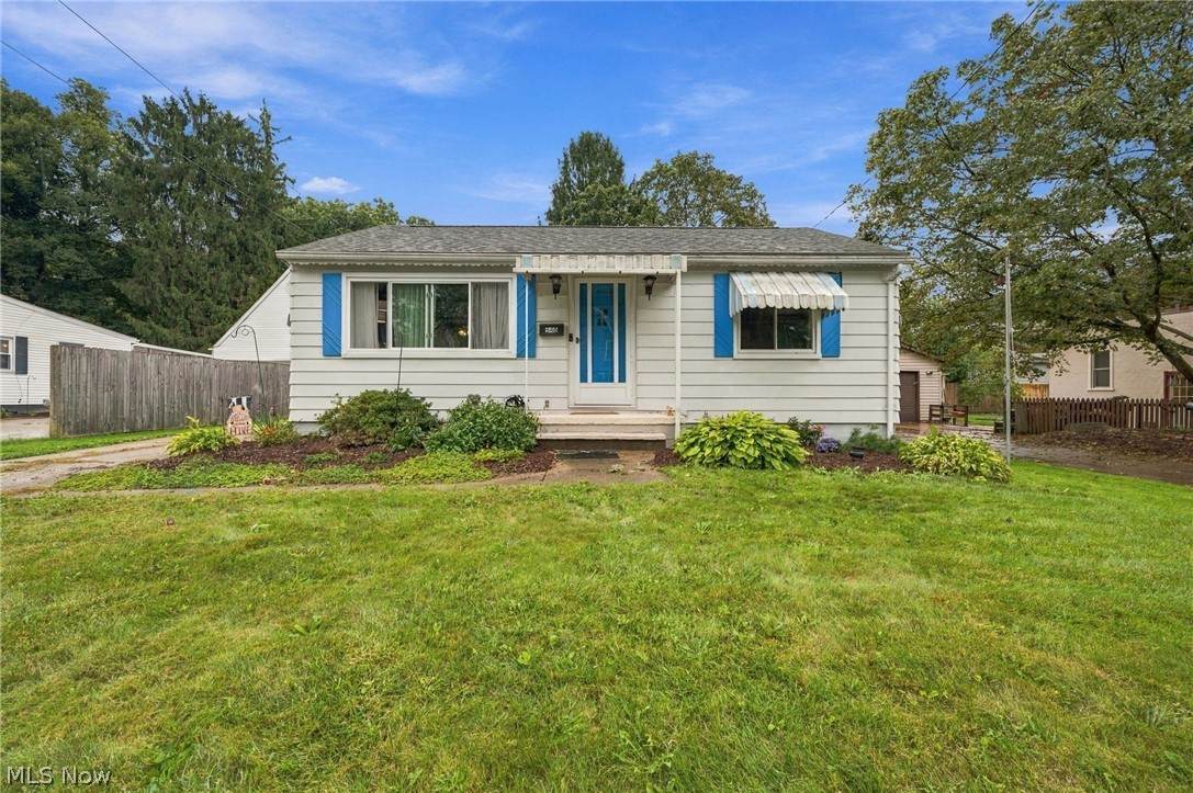 540 Roosevelt Avenue - Photo 1