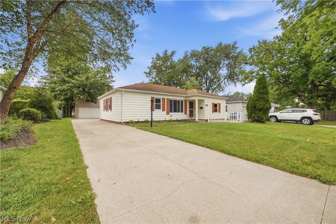 6534 Aylesworth Drive - Photo 1