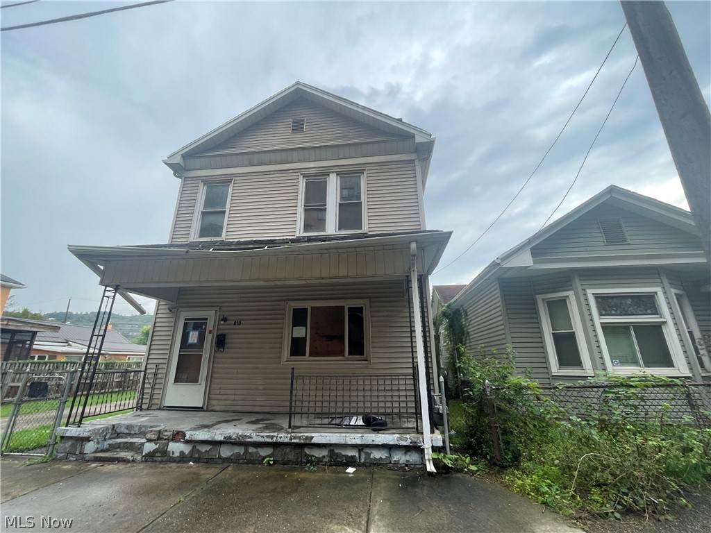 810 6th Avenue - Photo 1