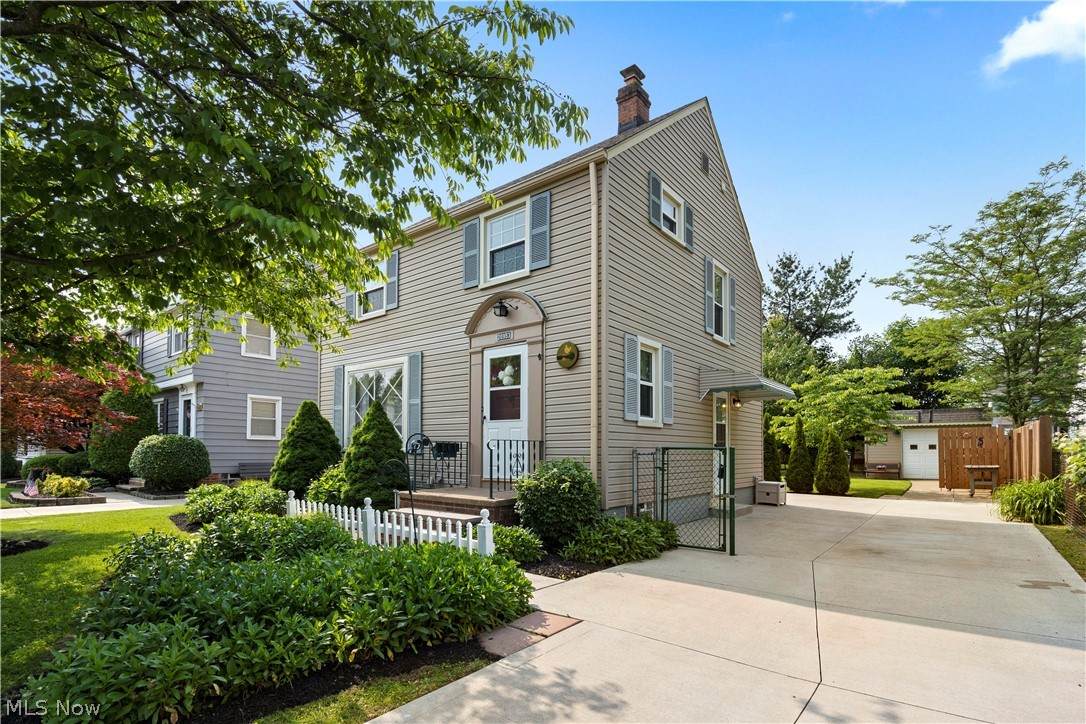 20953 Woodstock Avenue - Photo 1