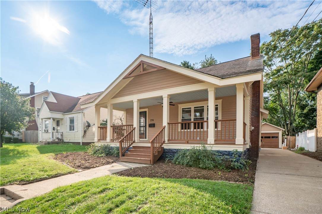 216 6th Street - Photo 1
