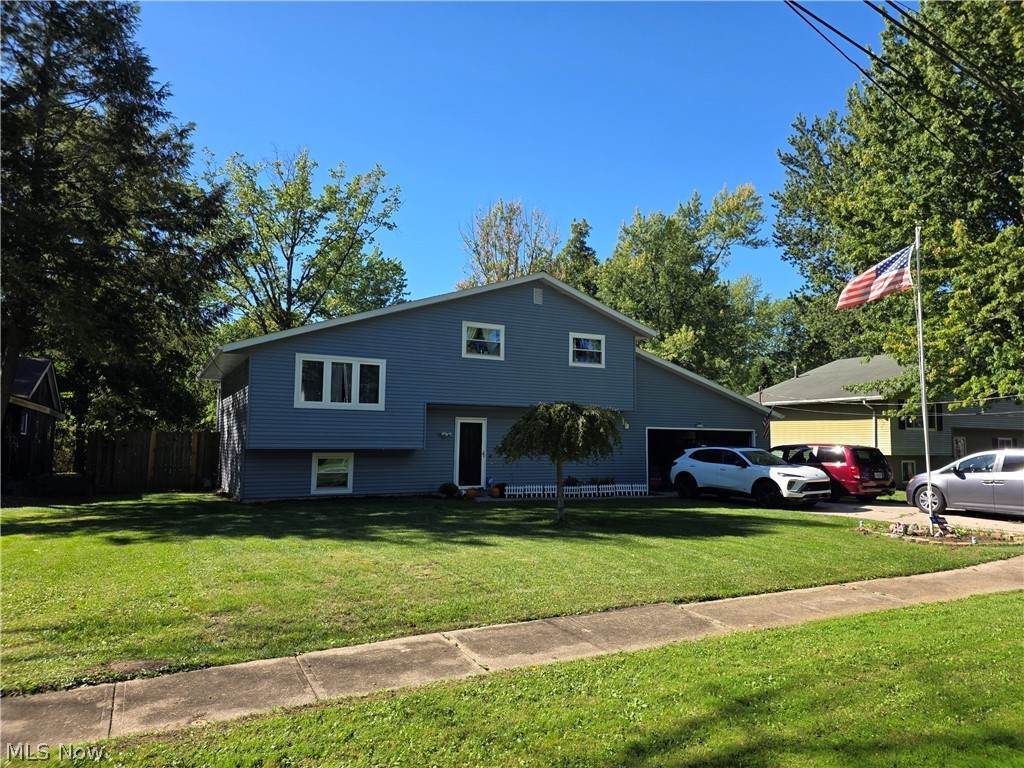 992 Lakewood Beach Drive - Photo 1