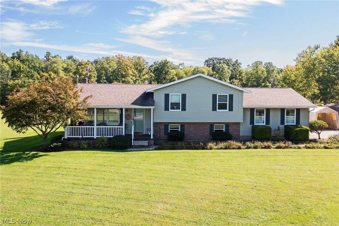 817 Township Road 851 - Photo 1
