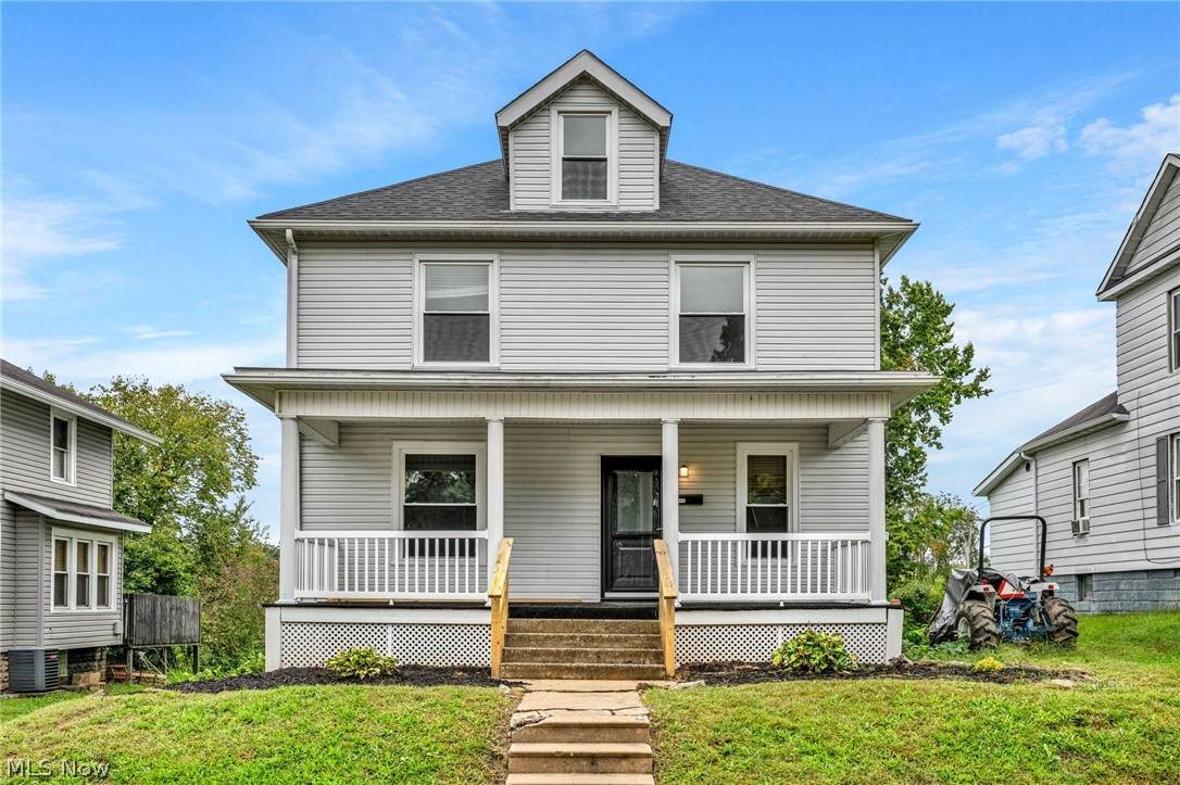 913 Foster Avenue - Photo 1