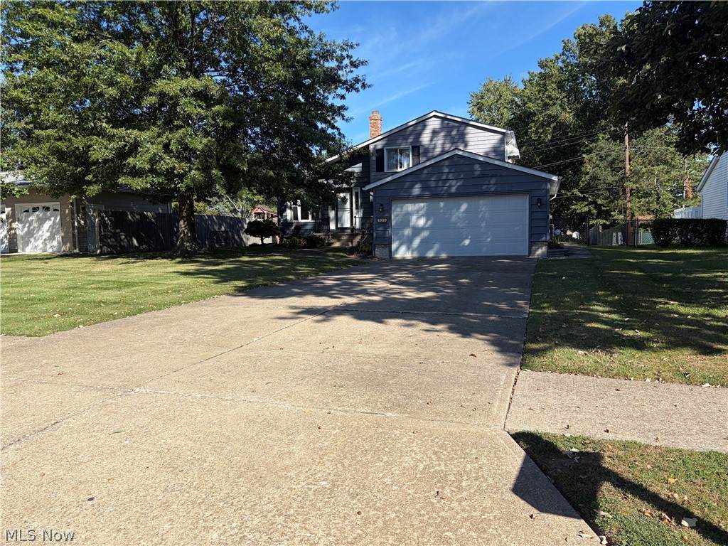 525 Saint Lawrence Boulevard - Photo 1