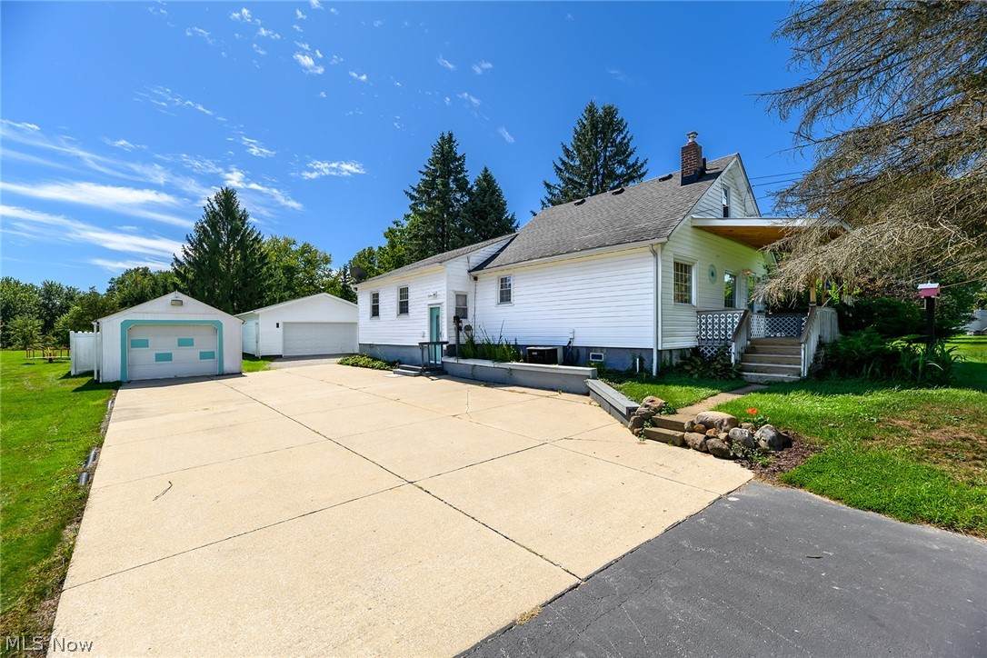 852 Eastwood Avenue - Photo 1