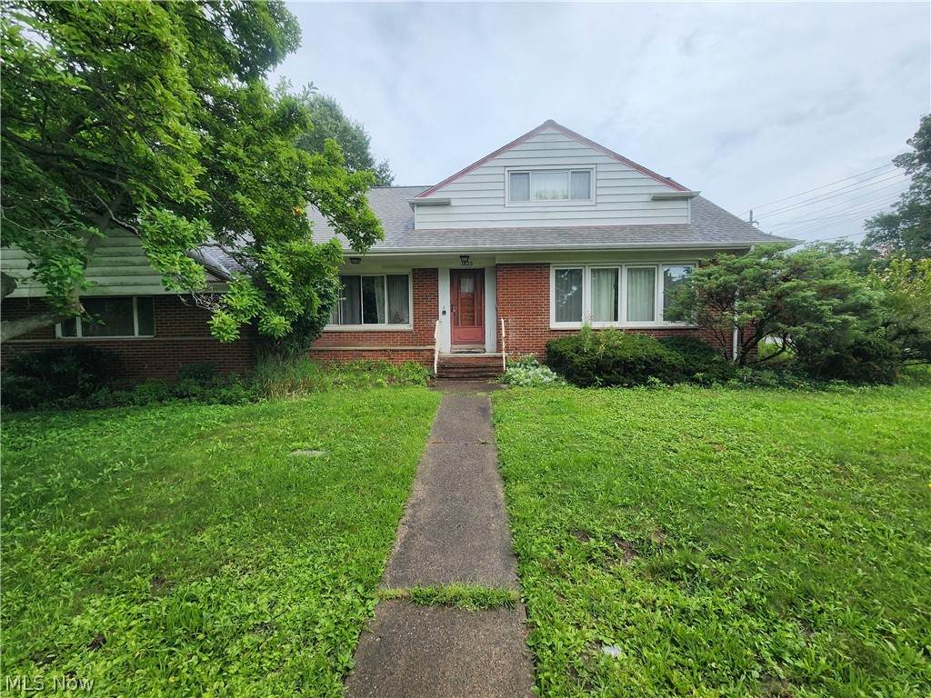 1425 Lynn Park Drive - Photo 1