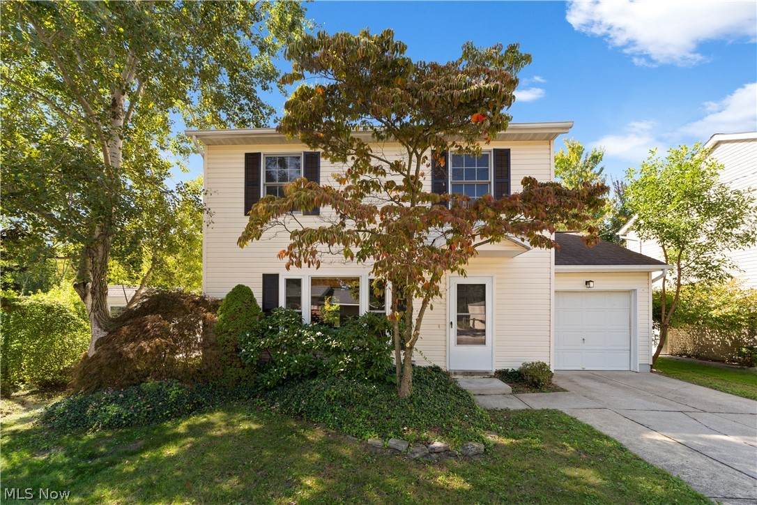 4902 Lakeview Drive - Photo 1