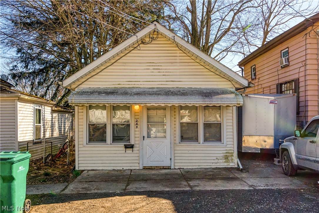 249 Harris Avenue - Photo 1