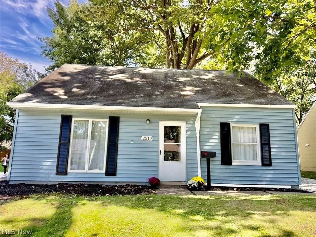 2319 Hillside Street - Photo 1