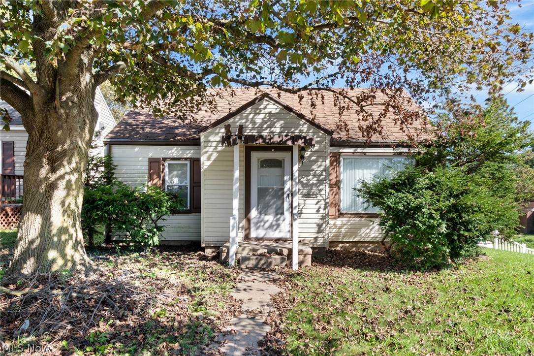 1602 Cherry Avenue - Photo 1