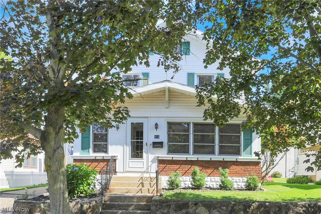 816 12th Street - Photo 1