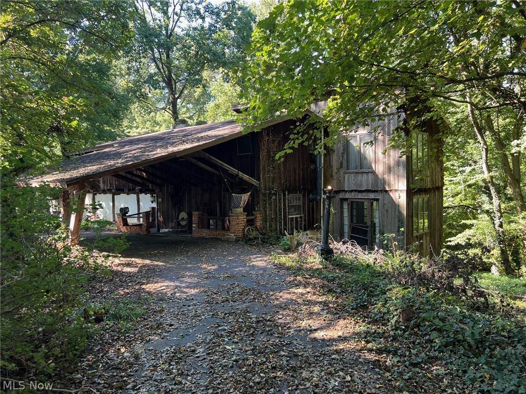 10619 Mason Road - Photo 1