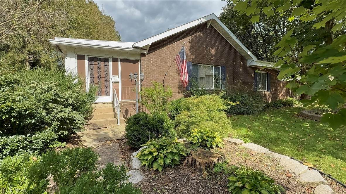 953 Lakeview Drive - Photo 1