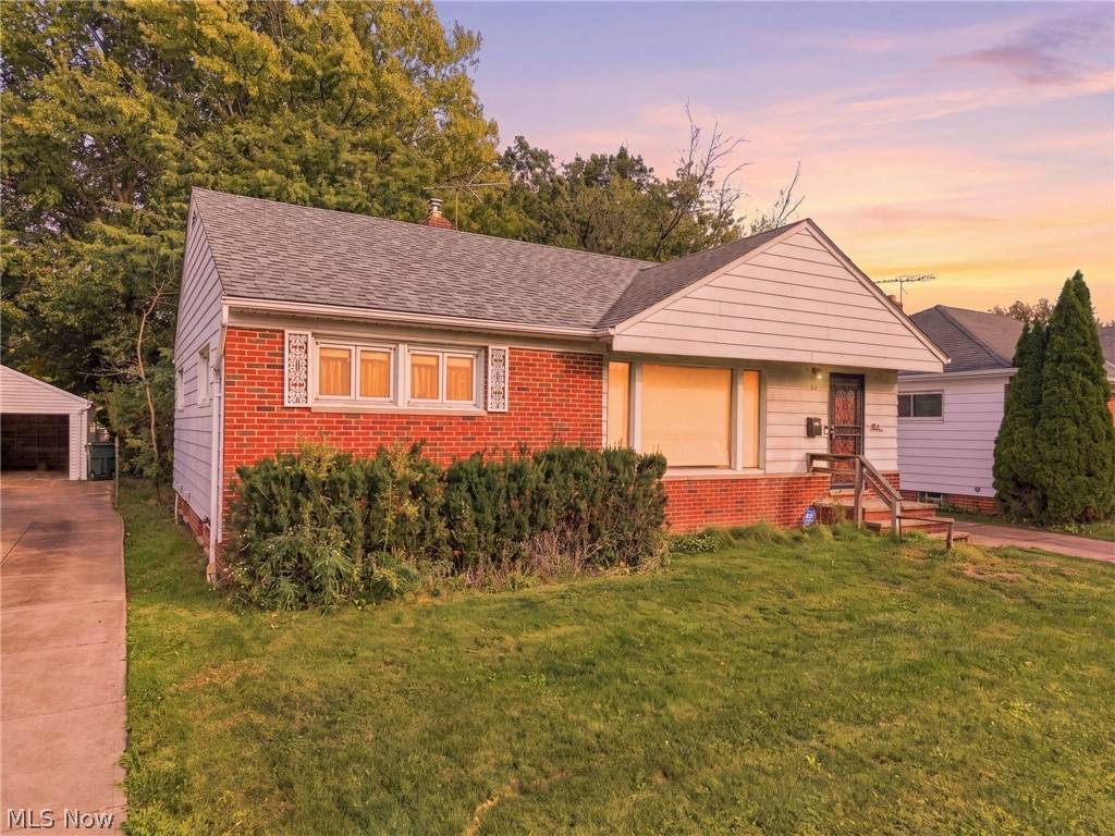 819 261st Street - Photo 1