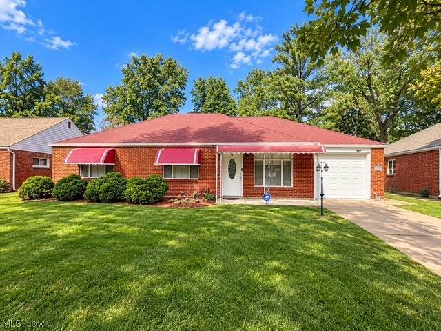 569 Hemlock Drive - Photo 1