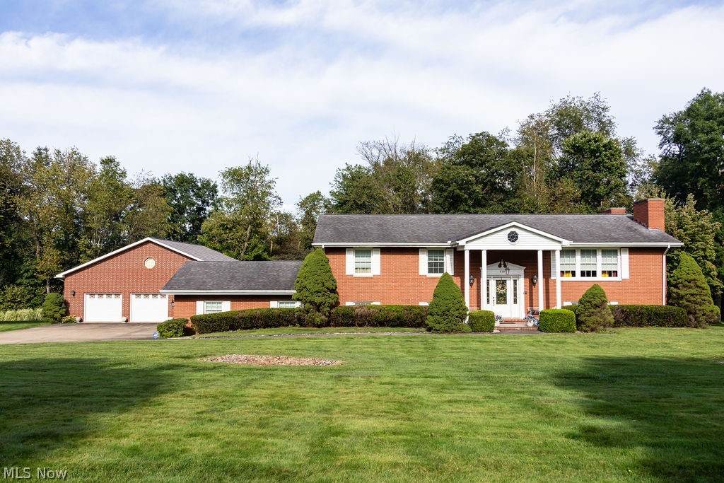 215 Boyce Drive - Photo 1