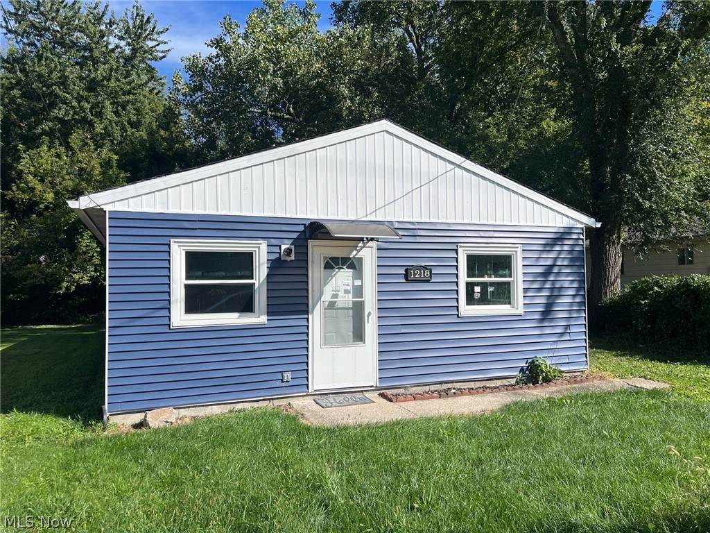 1218 Farwell Street - Photo 1