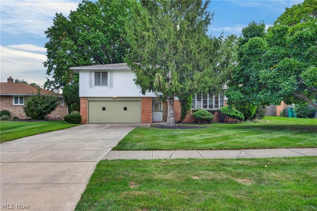 5715 Skyline Drive - Photo 1