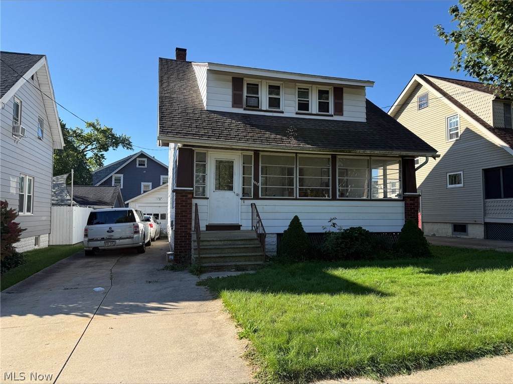 1012 Sackett Avenue - Photo 1