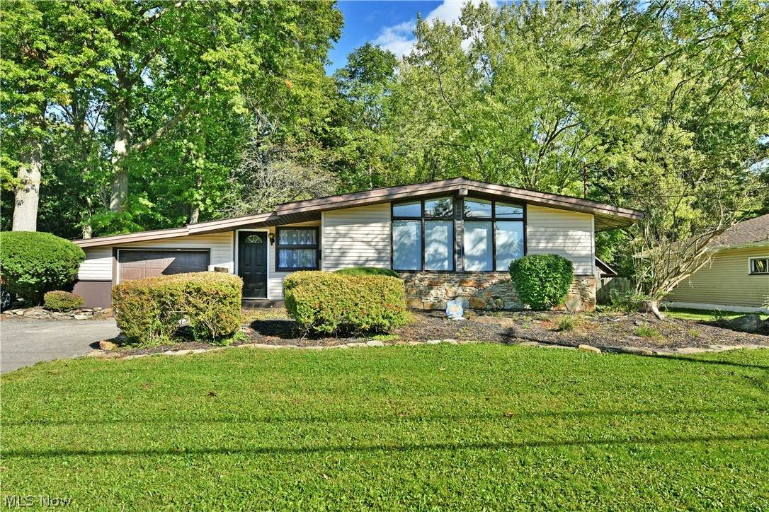 837 Pinecrest Road - Photo 1