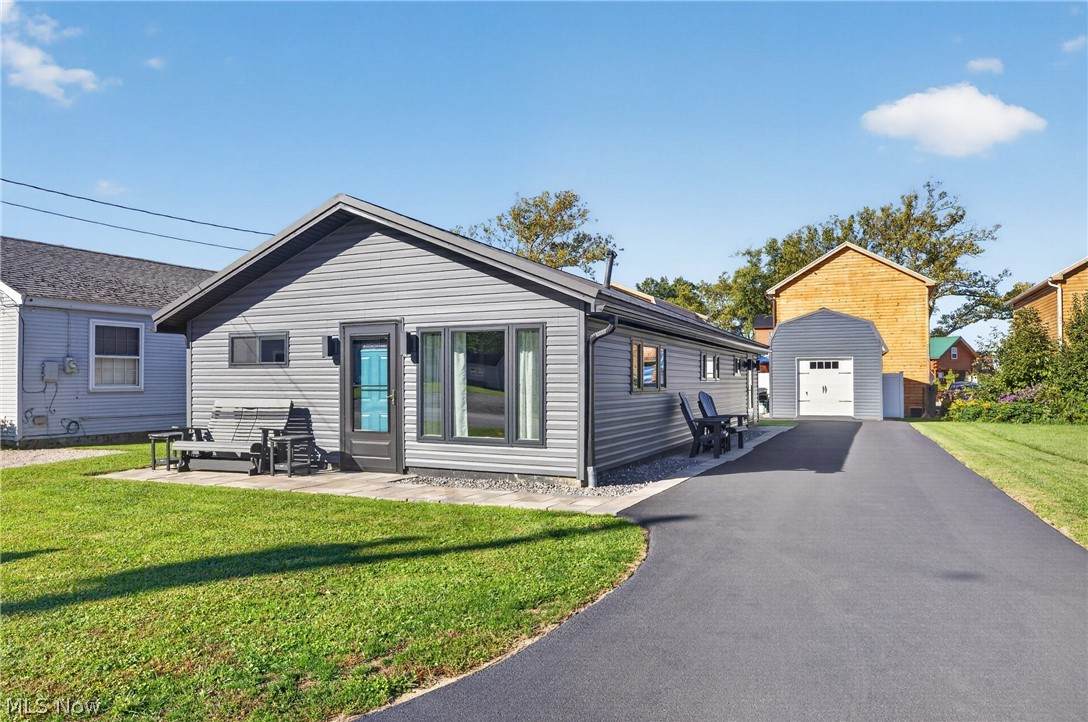 2423 Linwood Drive - Photo 1