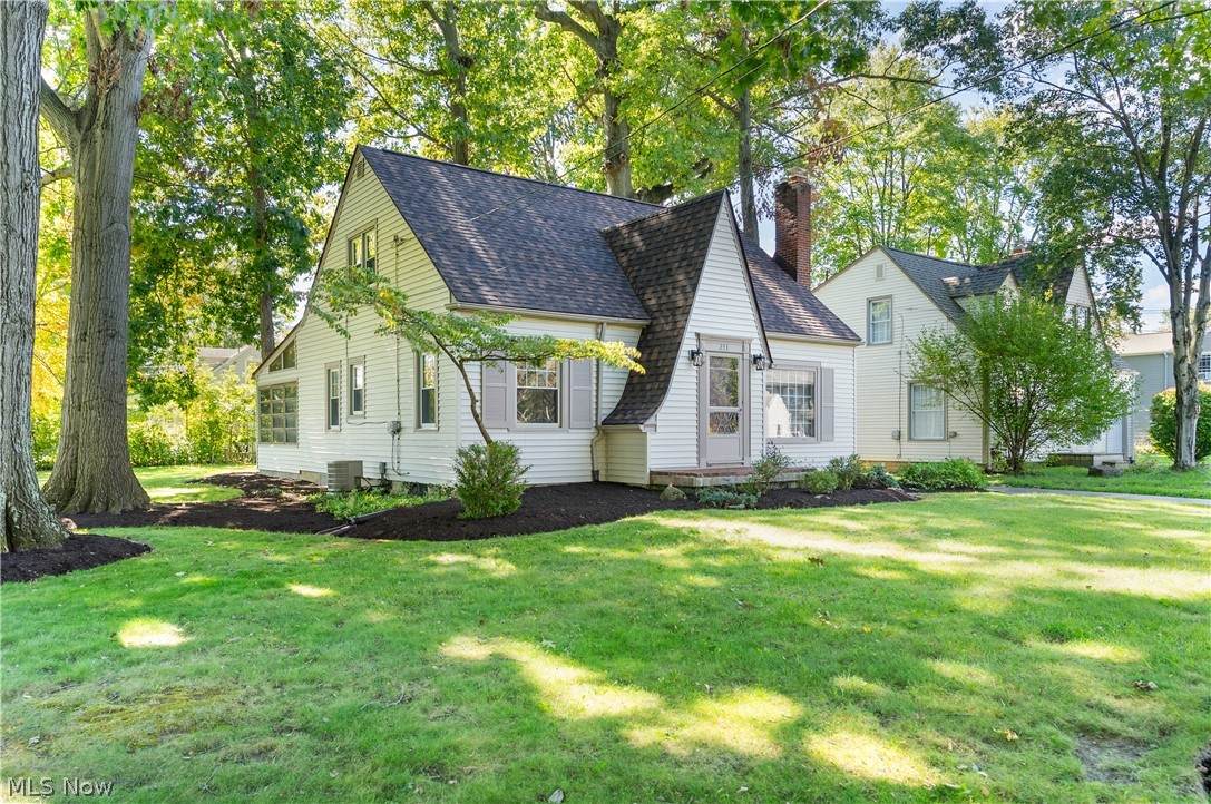 233 Oakley Avenue - Photo 1