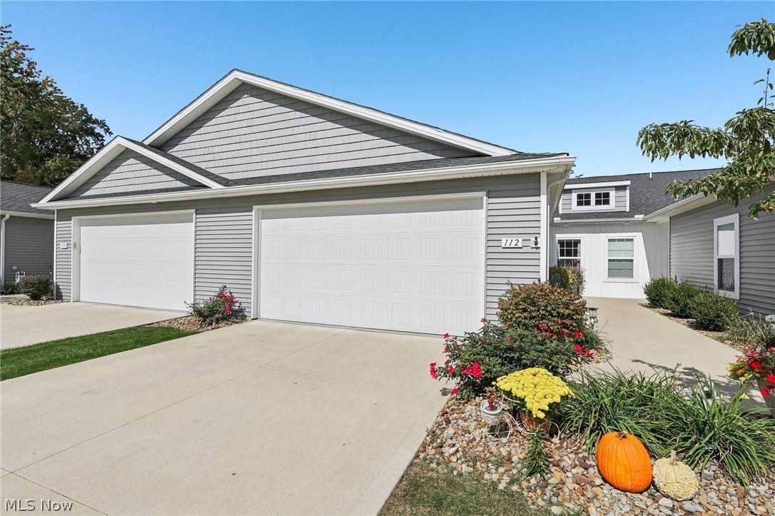 112 Acorn Lane - Photo 1