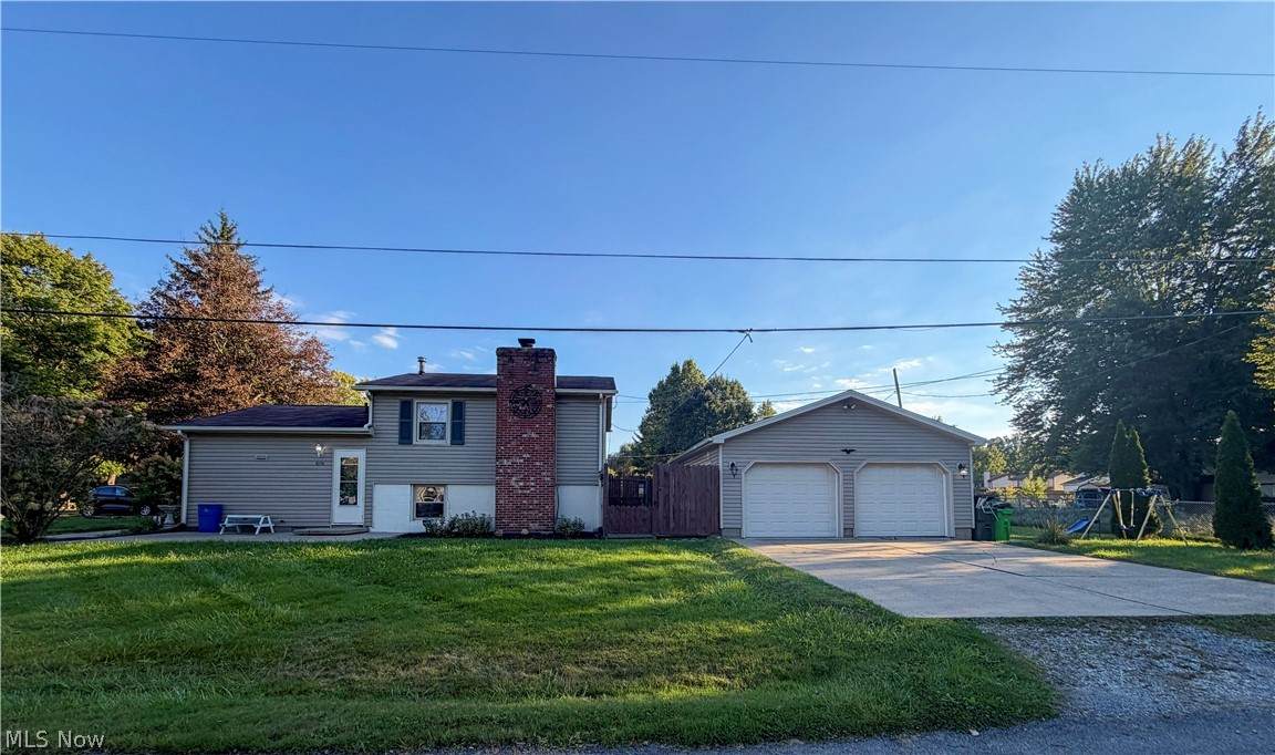 1076 Homestead - Photo 1