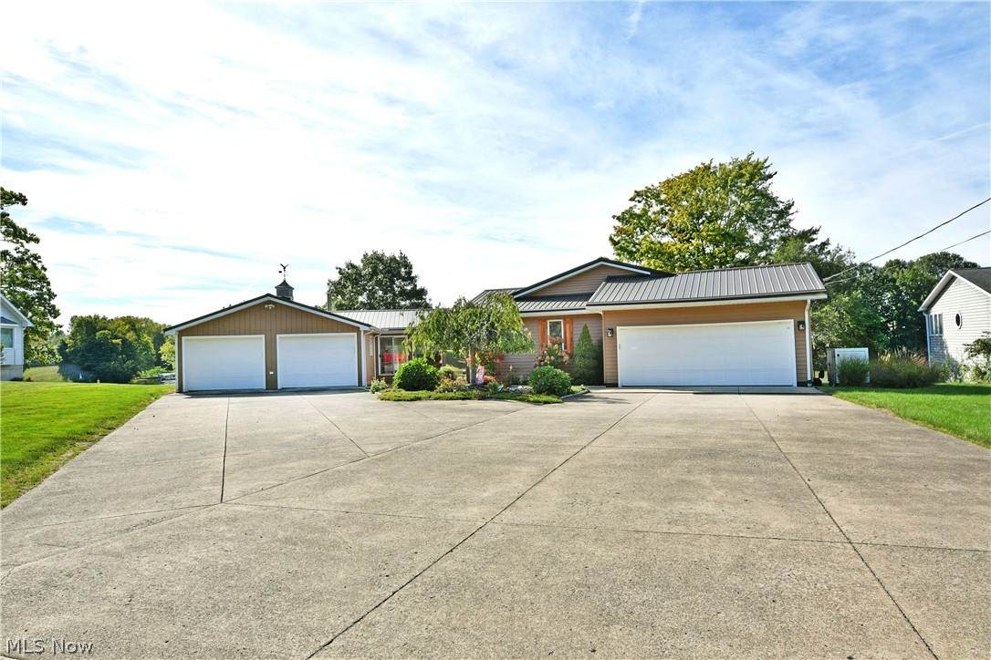 1460 Lake Vue Drive - Photo 1