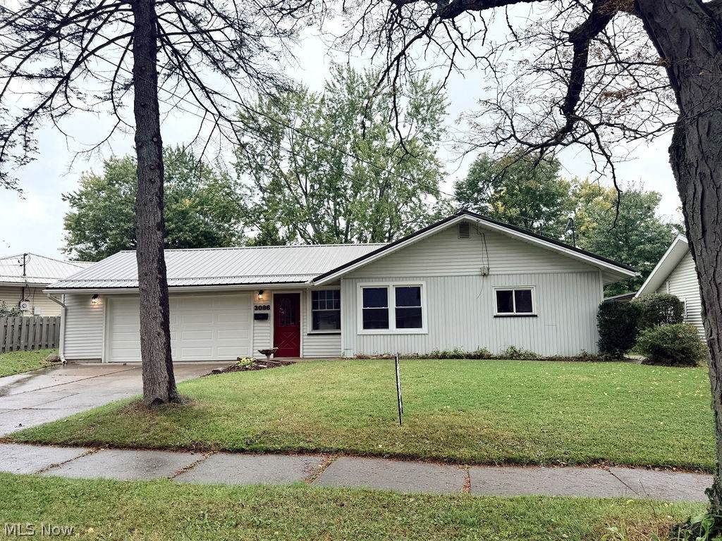 3086 Greenfield - Photo 1