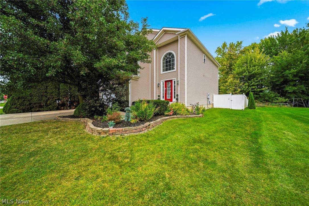 1121 Ashview Drive - Photo 1