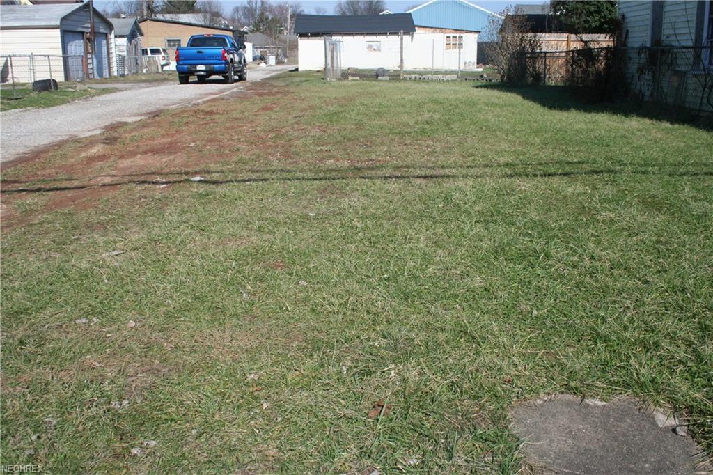 1107 13th St - Photo 1