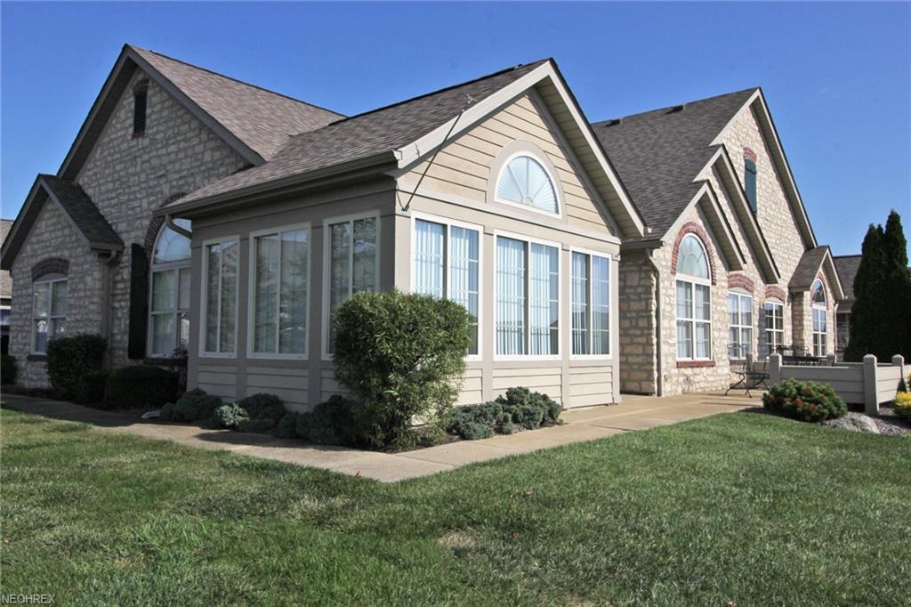 2685 Canterbury Cir - Photo 1