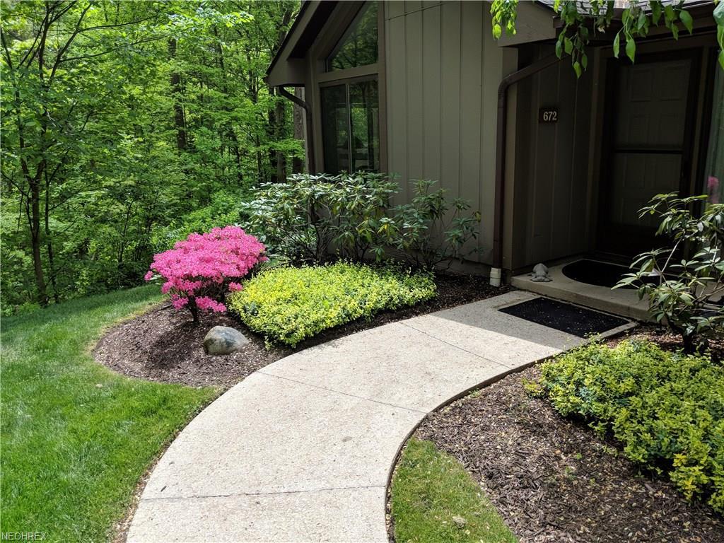 672 Meredith Ln - Photo 1