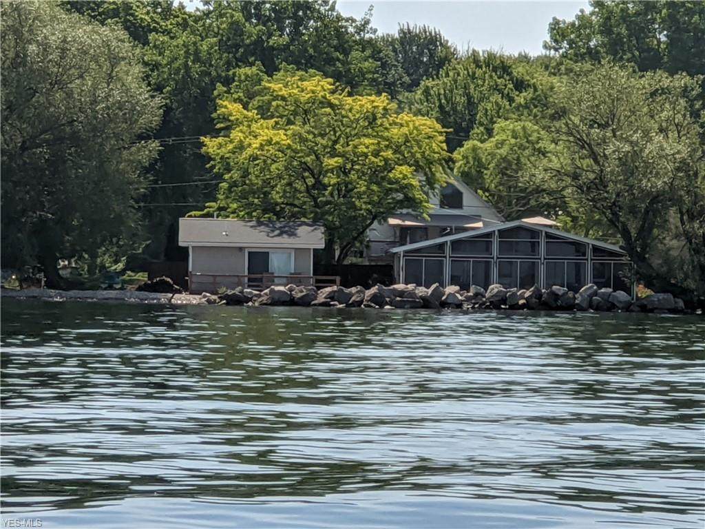 400 Sea Breeze Drive - Photo 1