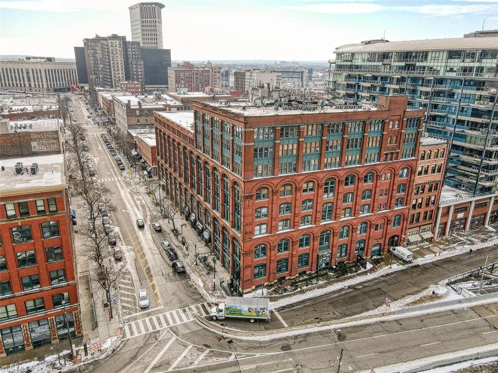 635 Lakeside Avenue - Photo 1
