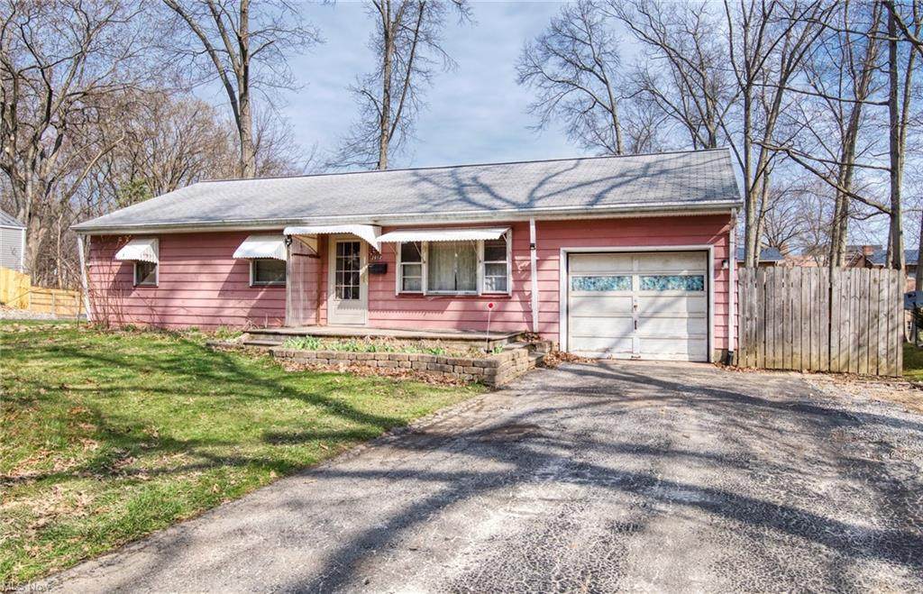 2052 Oak Street - Photo 1