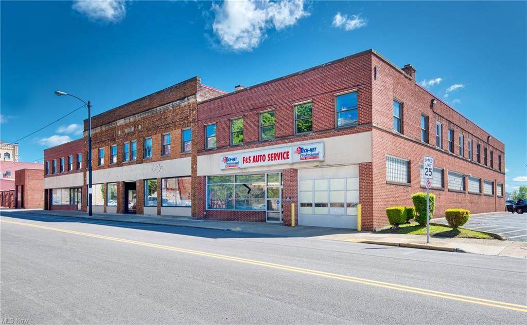 135-157 Pine Avenue - Photo 1